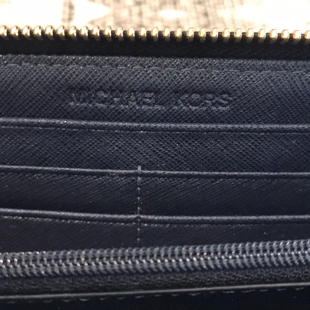 Michael Kors Navy Wallet - Picture 6 of 7